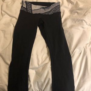 Black crop leggings!